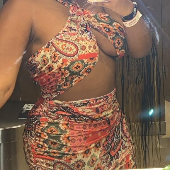 Dress - Picture 4 of 6